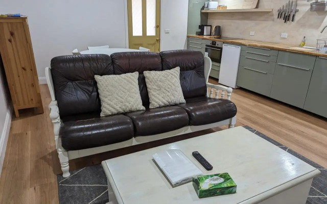 Twodogfolly at Creeklands