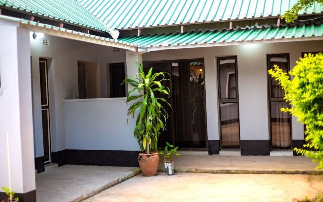 Lulu Guest Lodge