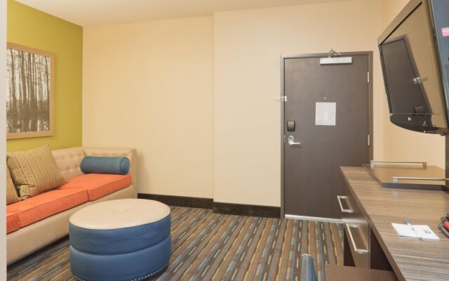 Holiday Inn Express Hotel & Suites Fulton by IHG