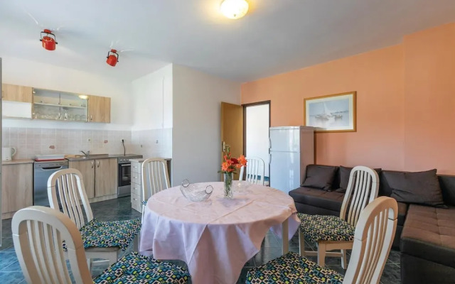 Beautiful Apartment in Rovinjsko Selo With 4 Bedrooms