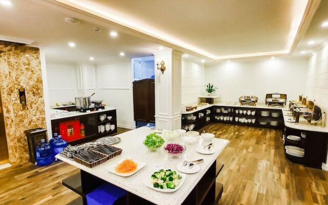 Ngoc Lan Halong Hotel