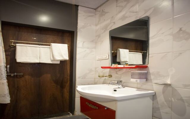 OYO 12249 Hotel Meghna Food Studio