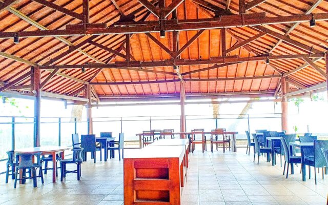 Mascot Beach Resort