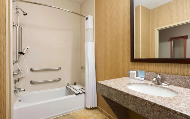 Hampton Inn Wichita-East