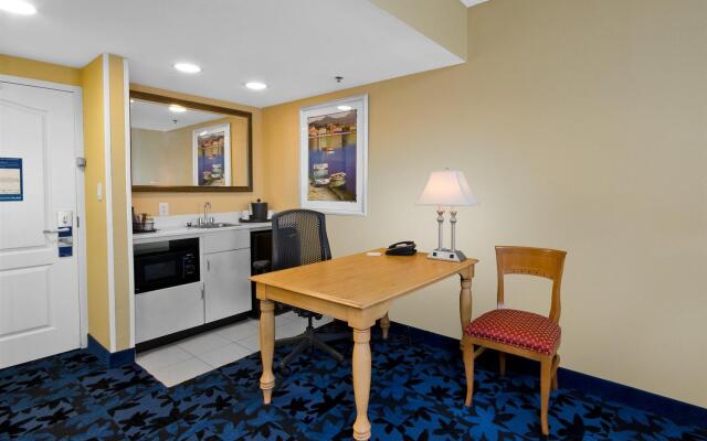 Hampton Inn & Suites Jacksonville Deerwood Park