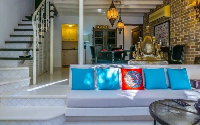 Royal Palms 3 1 Bedroom Condo by RedAwning