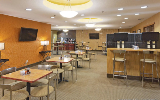 Highland Suites Minot