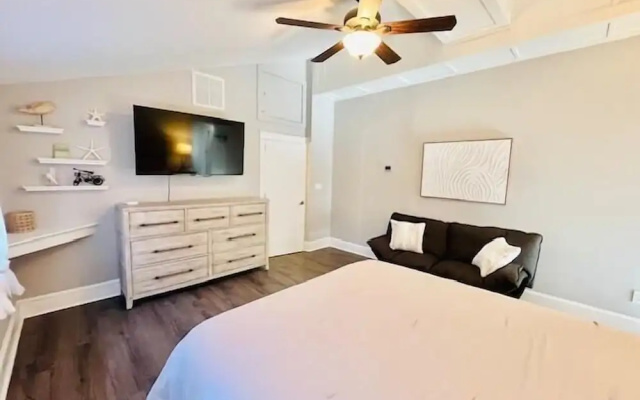 Central Avenue 33476