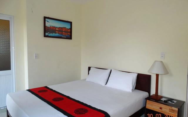 Yellow House Homestay