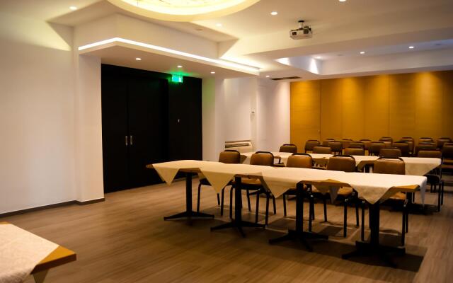 Adonis City Hotel