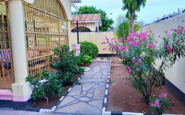 Stay.Plus Mtwapa Holiday Home
