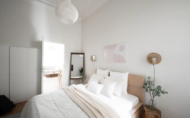 Stockholm Style Designer 1BR Close to DT