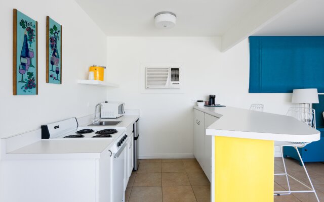 Monkey Tree Hotel 11