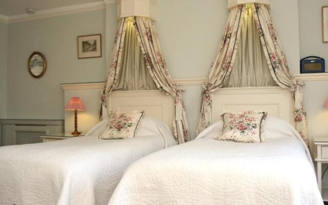 Bed & Breakfast at Ocklynge Manor
