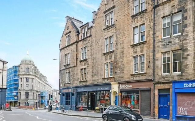 Stunning flat near Edinburgh Castle