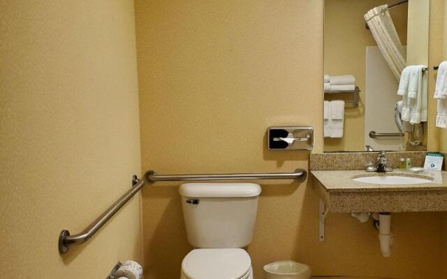 Boarders Inn & Suites by Cobblestone Hotels - Shawano