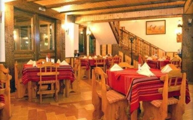 Family Hotel Adjev Han