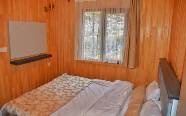 Ada Bungalow Hotel