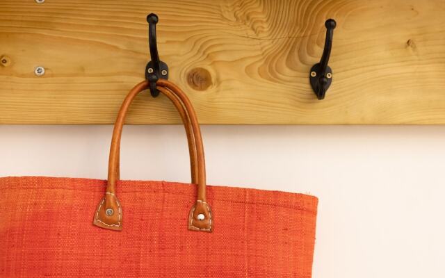 Spinnaker - Close to Town Sea Views