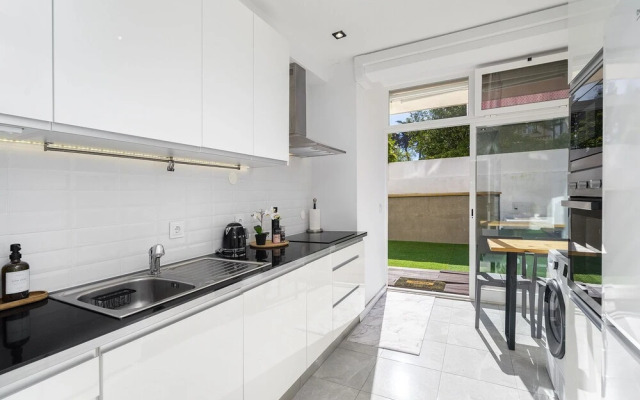 Suburban Serenity Family Home With Pool