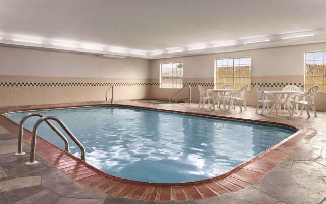 Country Inn & Suites by Radisson, Michigan City, IN