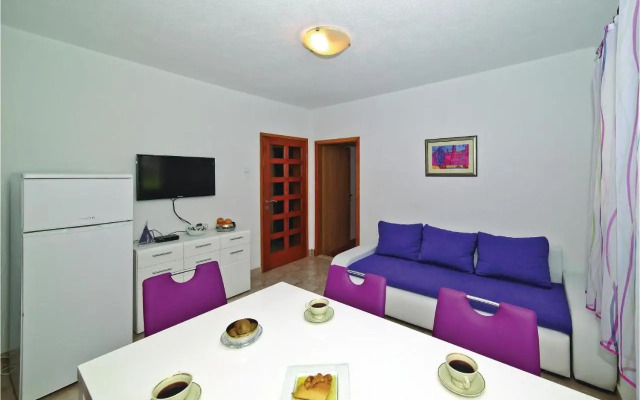 Apartment Trogir with Sea View 05