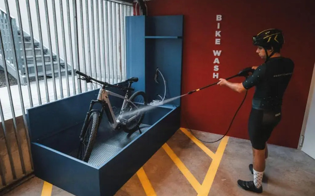 Mod 05 bike hotel