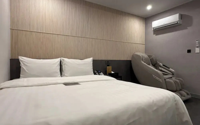 Hotel 24st Urban Brown Seosan Lake Park