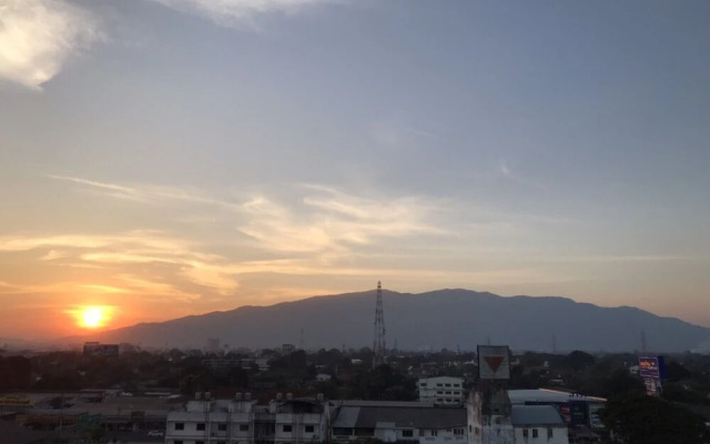 The Rise Suites Hotel Chiang Mai