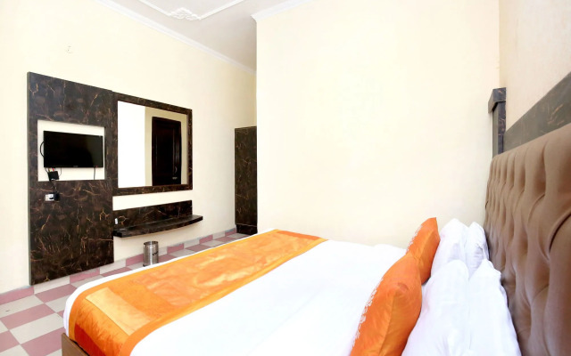 OYO 11318 Hotel Shagun
