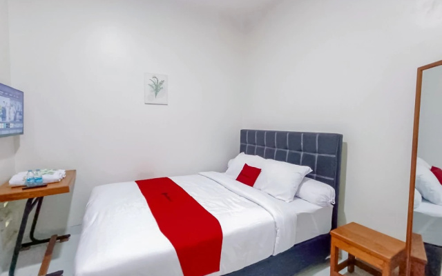 RedDoorz @ Tebee Homestay near Tugu Kartasura – Guest Rooms – Kartasura