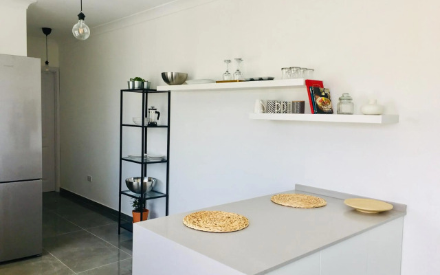 Deluxe Penthouse Charming Location Rooftop Views