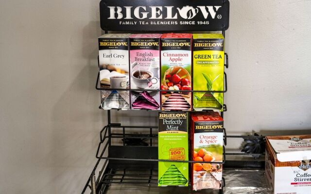 Holiday Lodge Motel Antioch