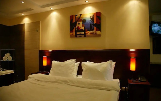 Hotel Contact