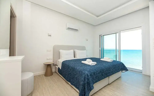 Dinglis Beach Hotel Apartments