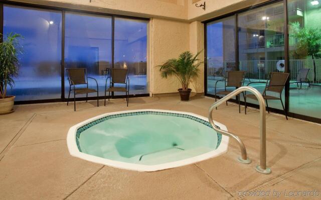 Holiday Inn Express Hotel & Suites Branson 76 Central, an IHG Hotel