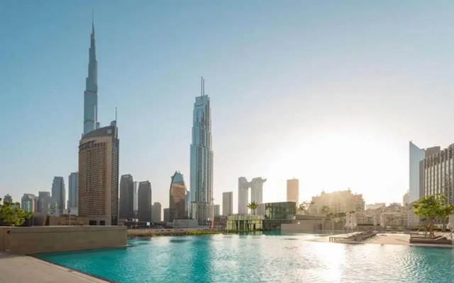 Downtown Views 1 BR Apartment high floor