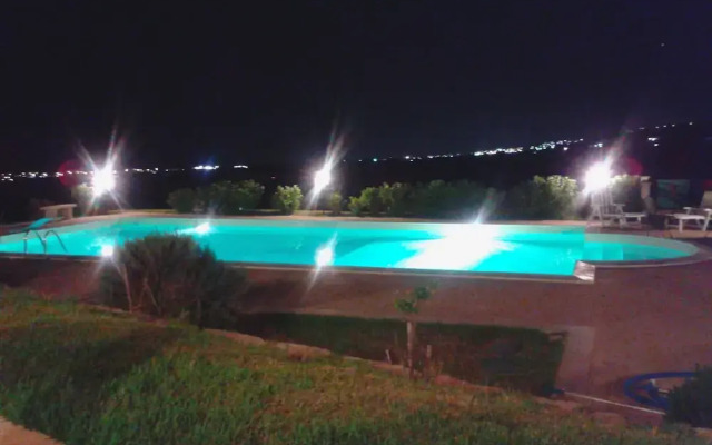 Apartment in Countryside Villa With Pool Within the Se Sicilian Barocco Area
