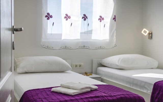 Awesome Apartment in Maslenica With 2 Bedrooms and Wifi