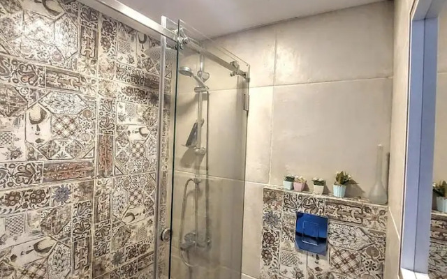 Renovated Apartment, Generator is Included, Beach