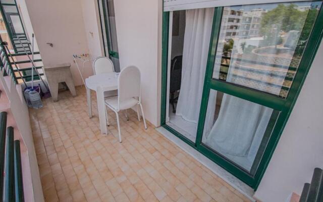 Charming Private Rooms in an Apartment A1 Penha - Faro