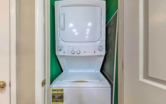 Eclectic Home w/ Deck: 4 Miles to Ski Cloudcroft!