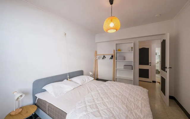 Apartment With Hinterland Views