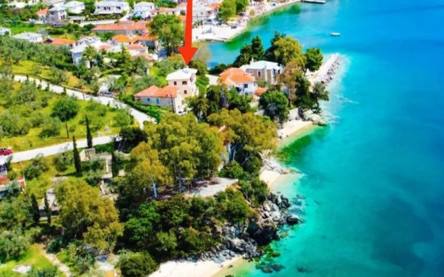 Pelion-Seaside Luxury House with parking