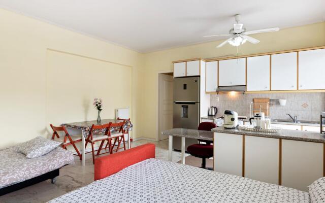 Homely Apartment in Piraeus with Balcony
