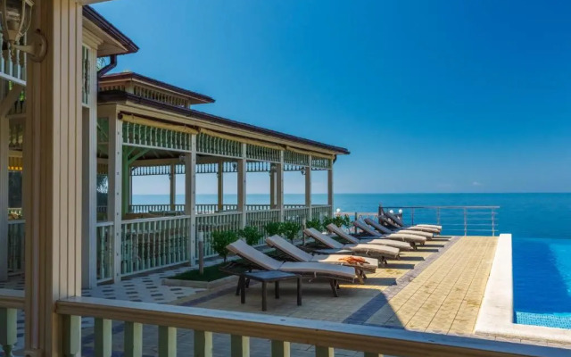Grand Paradise Hotel