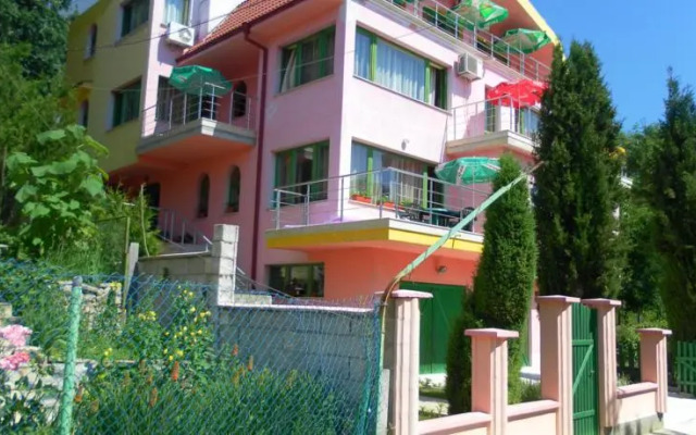 Villa Mari Guest Rooms