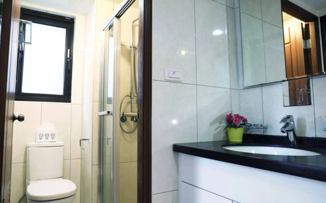 Q Square Apartment D