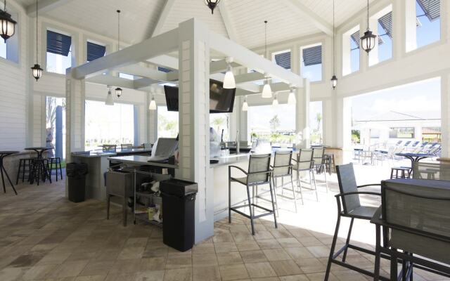 Luxury Townhome w/ Pool Sl4814