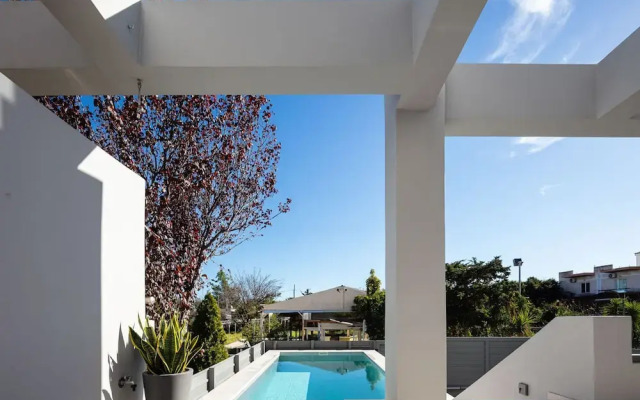 Akonizia Luxury House - With Private Swimming Pool